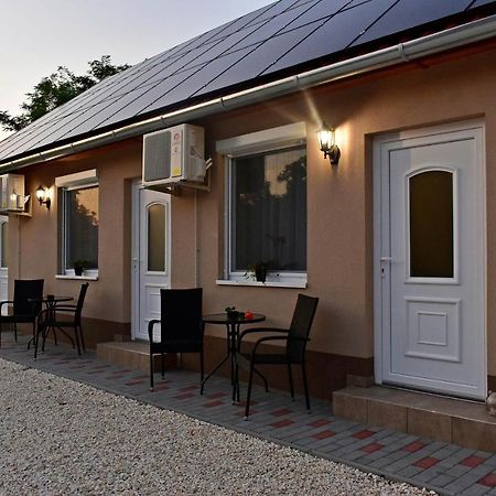 Napfeny Apartman Makó Exteriör bild