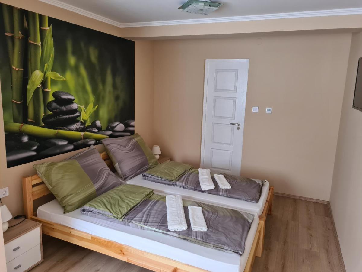 Napfeny Apartman Makó Exteriör bild